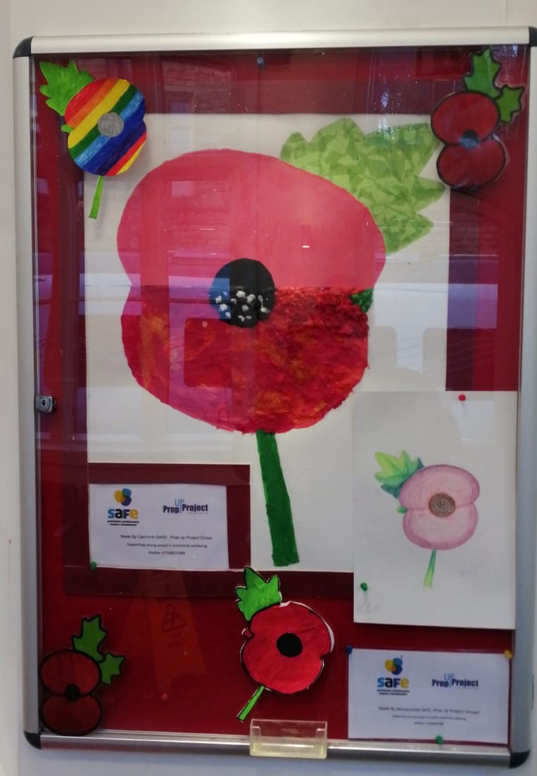 PropUpProject1's tweet image. This year to mark Armistice Day The Prop Up group created some poppies to be displayed at Lancaster Railway Station throughout November.  
Lots of time and effort went into making these poppies look as great as they do.
@AvantiWestCoast