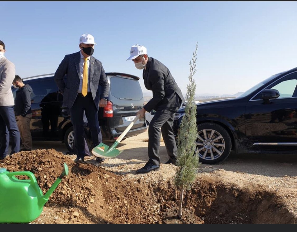 ensari_kavak's tweet photo. "Gelecek nefesler hepimiz için"
İl Başkanımız Sn.Faruk KILIÇ, İlçe Başkanımız Sn.Sedal BAĞIŞ, il, ilçe, kadın ve gençlik kollarıteşkilatlarımızla birlikte, Cumhurbaşkanımız veGenelBaşkanımızSayın@RTErdogan'ınhimayelerindegerçekleştirilen,11 Kasım Milli Ağaçlandırma Günü #Gelece https://t.co/19Ait8y5hd