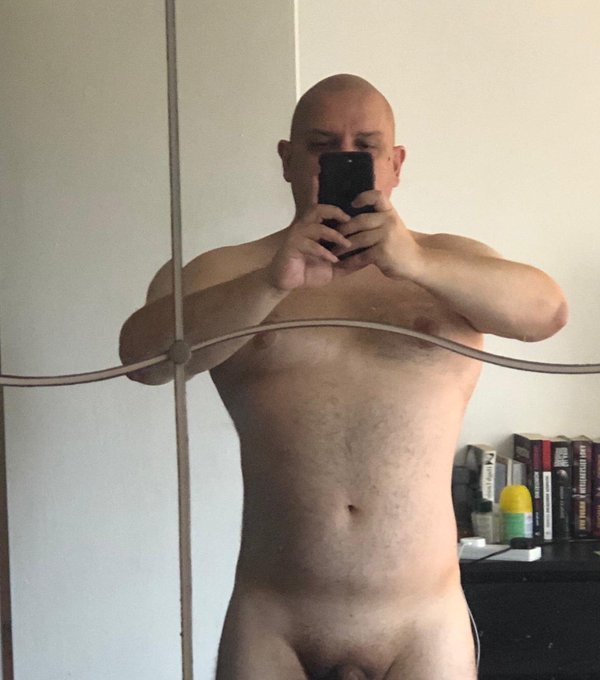 Gym body on the way (after #Lockdown2 for sure) 😂😂😂 https://t.co/C1fpxpFuNE<a href="/tag/lockdown2"class="tags">#Lockdown2</a>
