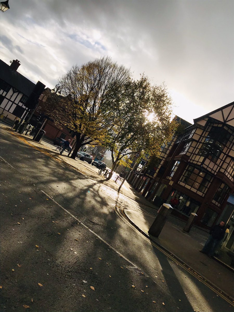 FntsyWlkr's tweet photo. Hey my Twitter fam!
Do me a favor and follow these independent businesses in Chester.
@PotsPurely
@DEATHBYTACOS_
@your_doorsteps
@CupsChester
Small businesses are going to hurt the most during this time.
#ShopLocal #ChesterTogether https://t.co/AOTlLTNaxT