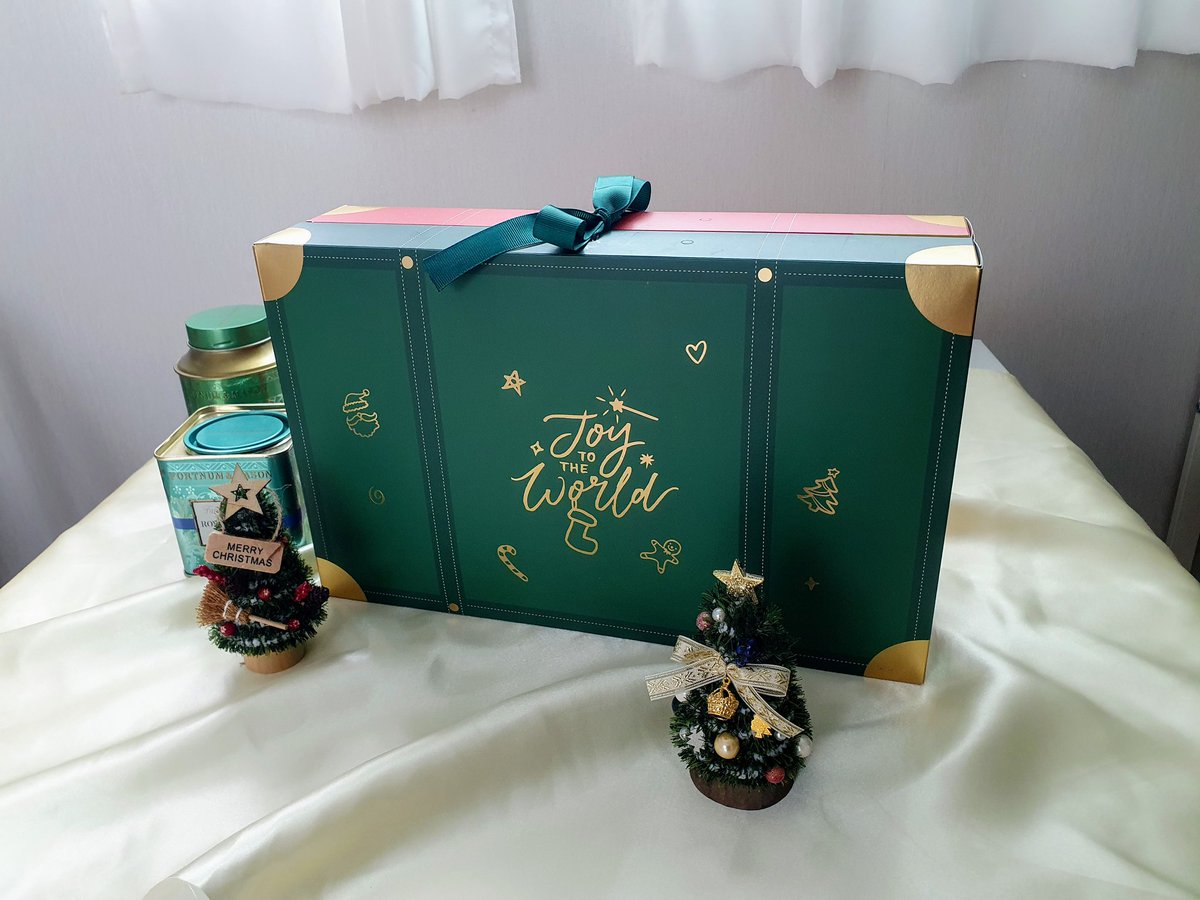 KUKU_T_T's tweet image. 💕1000팔로워 기념 RT이벤트💕
사담도 많은 계정인데도 벌써 천팔로가 넘었네요!!! 감사의 의미로 한 분을 뽑아 티캘린더를 보내드리려 합니다! 
향신료 가향을 선호하진 않아 크리스마스에 어울리는 차들은 얼마 없어요😂 흔한 차도 많습니다!

✨당발 : 11월 22일

모쪼록 앞으로도 잘 부탁드려요🥰