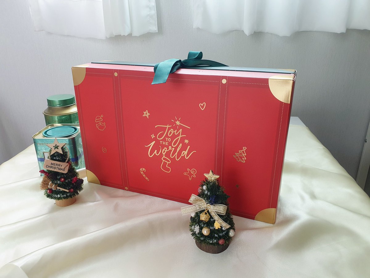 KUKU_T_T's tweet image. 💕1000팔로워 기념 RT이벤트💕
사담도 많은 계정인데도 벌써 천팔로가 넘었네요!!! 감사의 의미로 한 분을 뽑아 티캘린더를 보내드리려 합니다! 
향신료 가향을 선호하진 않아 크리스마스에 어울리는 차들은 얼마 없어요😂 흔한 차도 많습니다!

✨당발 : 11월 22일

모쪼록 앞으로도 잘 부탁드려요🥰