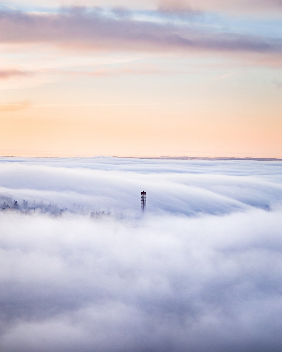 #Tampere between clouds... and clouds ☁️. The foggy sunset last night was just mezmerizing, don't you think 😍?
📷: Laura Vanzo #VisitTampere #sunset #ourfinland #visitfinland #discoverfinland