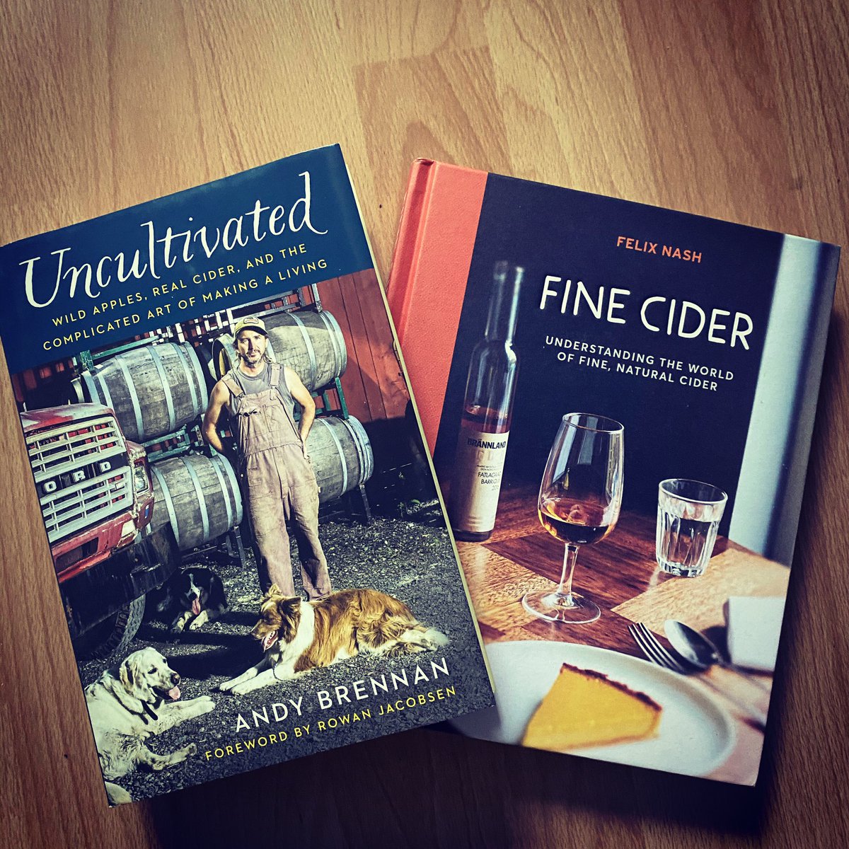 ciderexplorer's tweet photo. Just arrived! #cider #ciderismylife #ciderlife #finecider #cidre #sidra #sidro #apfelwein #cydr #siider #sagardoa #sidrs #siideri #ciderbook https://t.co/P7VC76ZNzq