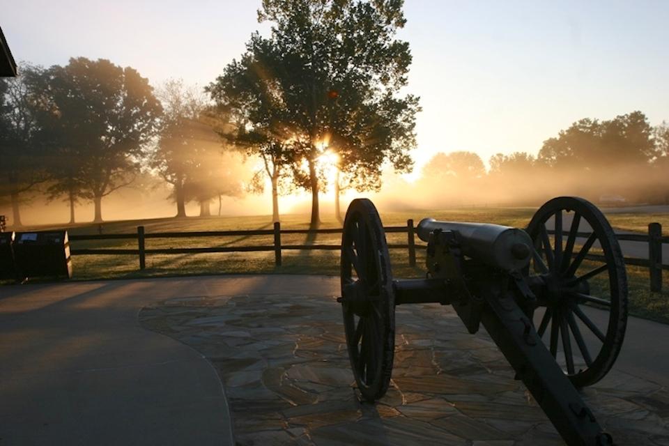 NationalParkFdn's tweet photo. When designating a park connected to American military history, Congress can choose from many titles. Whether it’s a national military park, battlefield, or something else, it’s still a national park.

More: https://t.co/sRaCQtcnEq

📸NPS at Pea Ridge National Military Park https://t.co/QEF0kk97Mu