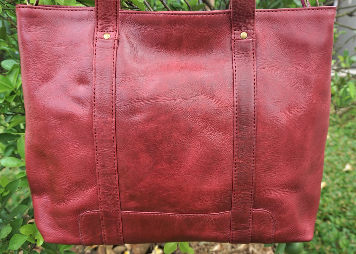 rade_efp's tweet photo. #promo1111 sekalian ngabisin stok tas #kulitasli harga nyungsep😂#leatherbag merah 400k, #leatherslingbag biru 300k, #taskulit cokelat 300k, #pouchkulit 100k tambah diskon ongkir 15k, kirim dari Jogja (mulai minggu depan). Yok DM/japri https://t.co/ojZa2VOf1u
Thx yang RT/like https://t.co/qSwPXERudB