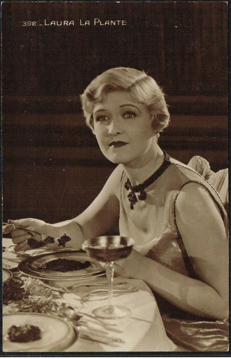 stars_silent's tweet image. Bought these two lovely postcards of #ReginaldDenny and #LauraLaPlante 

@laura_la_plante