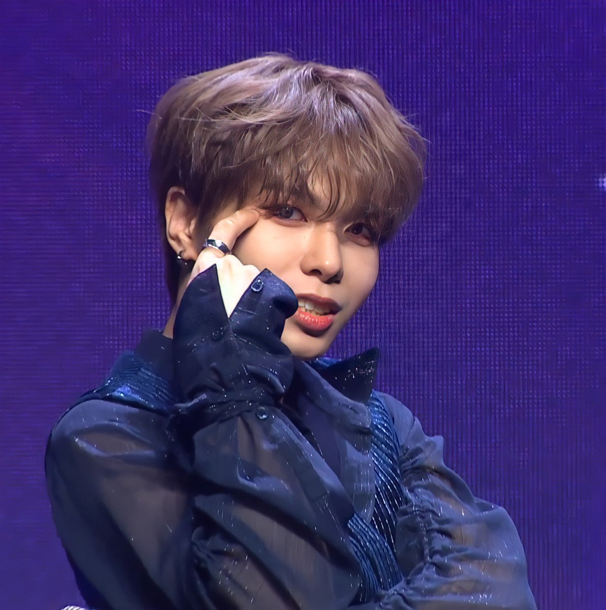 elastnoona's tweet photo. [11.11.20] E'LAST COMEBACK SHOWCASE 📸 

#YEJUN #예준 
#ELAST #AWAKE #TearsofChaos
#엘라스트 #AWAKE #눈물자국 
#컴백쇼케이스 #1111Comeback 
@ELASTofficial https://t.co/7GQ521q1Gb