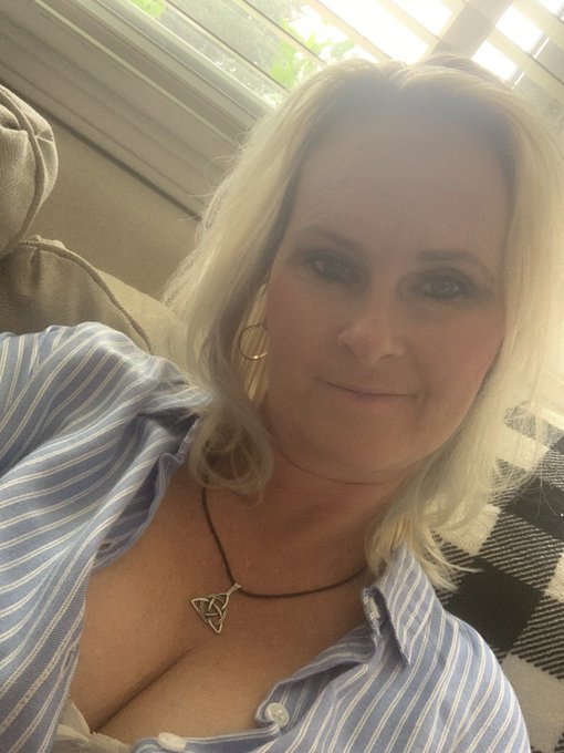 Headed to the mountains for my birthday weekend! Going to eat, drink, be merry &amp; make some new vids.<a href="/tag/onmfc"class="tags"><span>#onmfc</span></a>