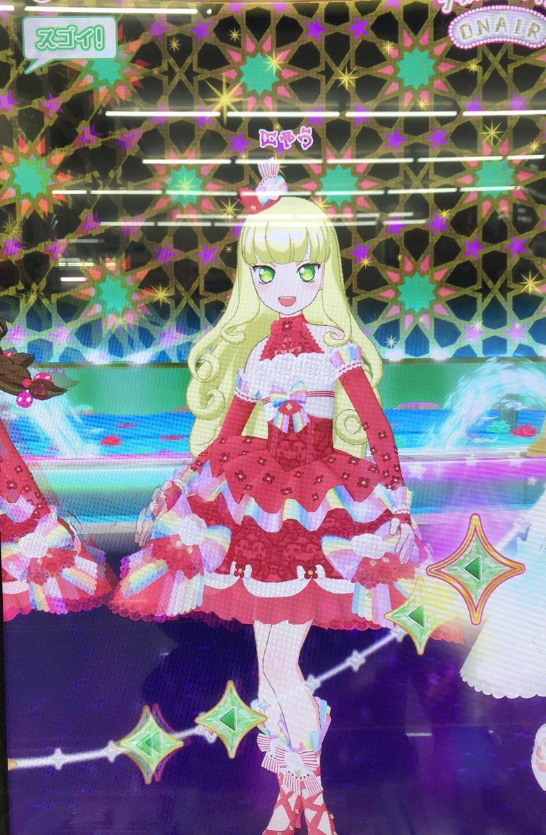 ame_ayame's tweet image. 11月11日に2周年を迎えました🌹
くーの自慢のチームメイト、にゃうちゃんとりぼんちゃん。蛍光灯がひどい箇所でもさすがの写り。
→
#QNR
#QueeNRouge