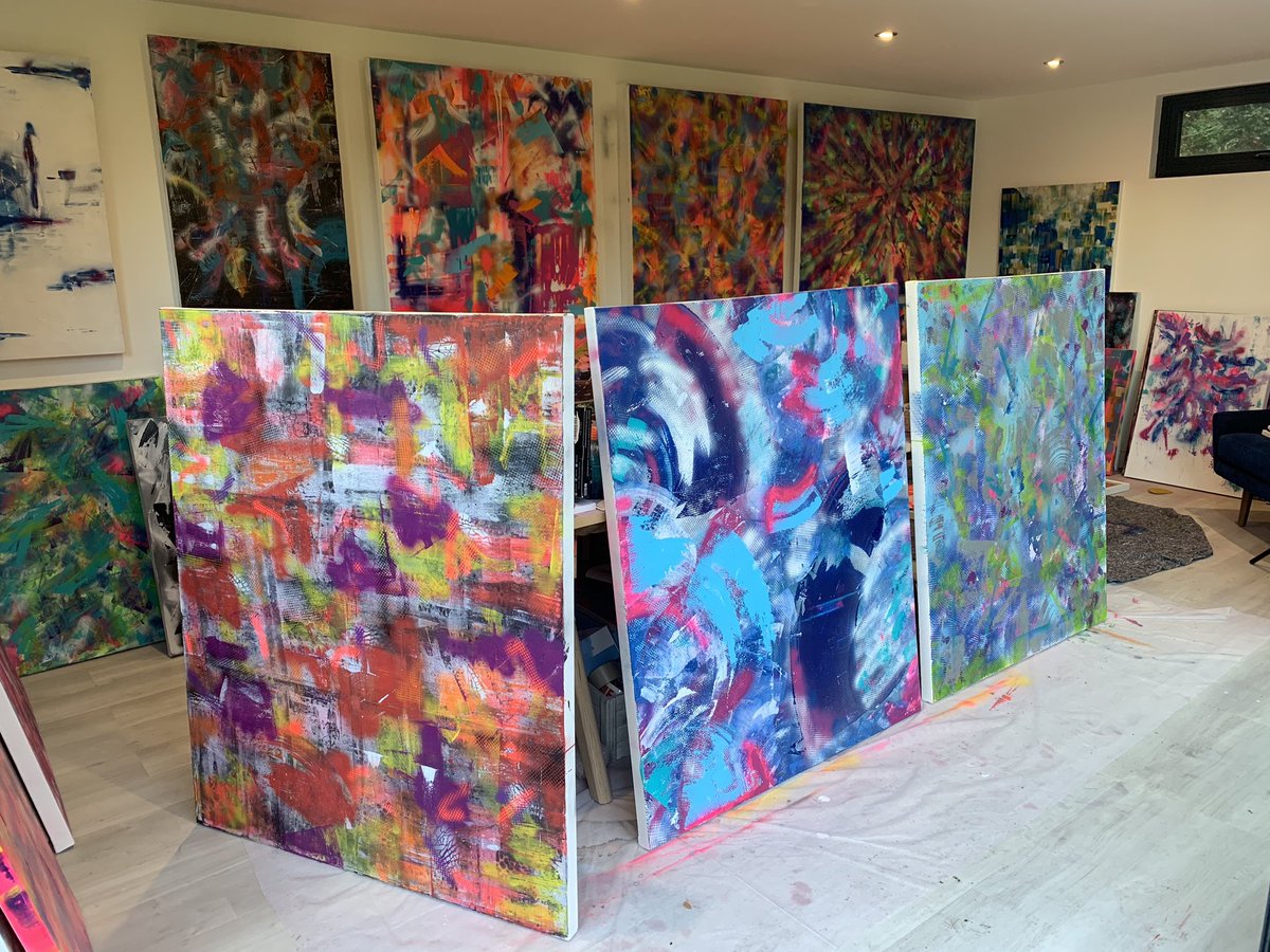 rcamilleriart's tweet photo. The kids are back in school this week 🙏 so I’ll be back in here. Can’t wait to create some new works... I can feel my creativity ready to burst! #creativityoverload https://t.co/BQtGY7arLZ