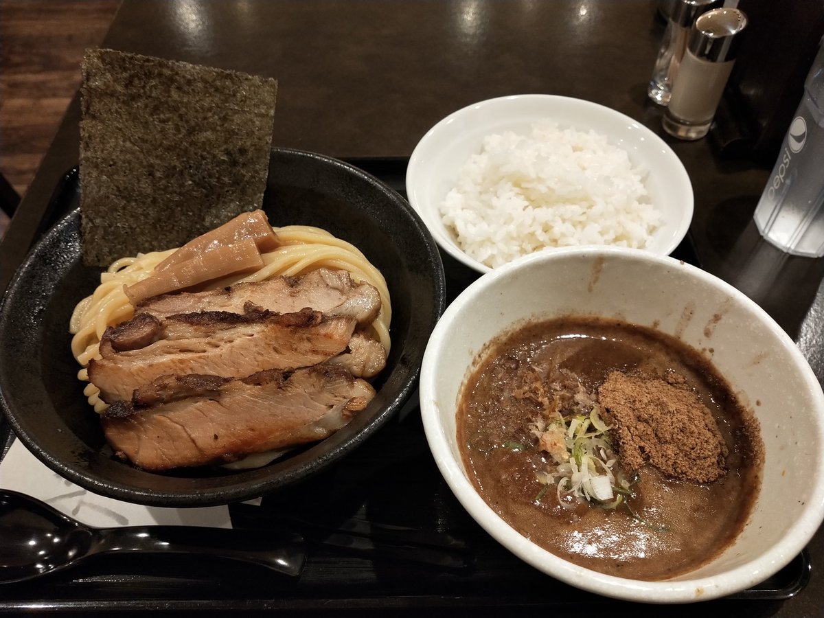スープ完飲 64杯目 移転した春日部の大黒屋本舗で夕食 つけ麺小豚 中盛り 無料 大ライス 金狼の目と鼻の先に移転してからは初訪問 相変わらず濃厚でドロッとしたスープ美味しかった あと坦々麺などの新しいメニューが増えたみたい ごちそうさまで スープ完飲 64杯目 移転した春日部の大黒屋本舗で夕食 つけ麺小豚 中盛り 無料 大ライス 金狼の目と鼻の先に移転してからは初訪問 相変わらず濃厚でドロッとしたスープ美味しかった あと坦々麺などの新しいメニューが増えたみたい ごちそうさまで