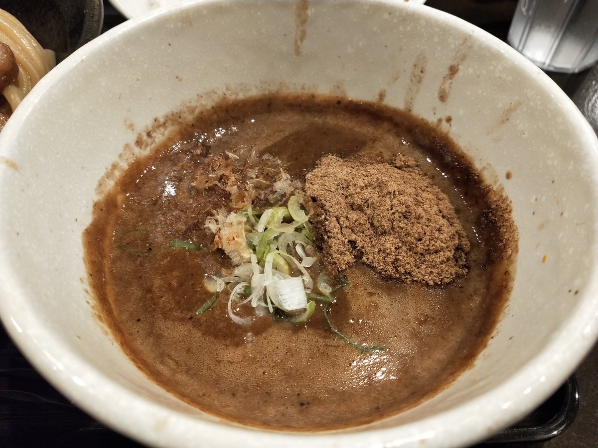 スープ完飲 64杯目 移転した春日部の大黒屋本舗で夕食 つけ麺小豚 中盛り 無料 大ライス 金狼の目と鼻の先に移転してからは初訪問 相変わらず濃厚でドロッとしたスープ美味しかった あと坦々麺などの新しいメニューが増えたみたい ごちそうさまで スープ完飲 64杯目 移転した春日部の大黒屋本舗で夕食 つけ麺小豚 中盛り 無料 大ライス 金狼の目と鼻の先に移転してからは初訪問 相変わらず濃厚でドロッとしたスープ美味しかった あと坦々麺などの新しいメニューが増えたみたい ごちそうさまで