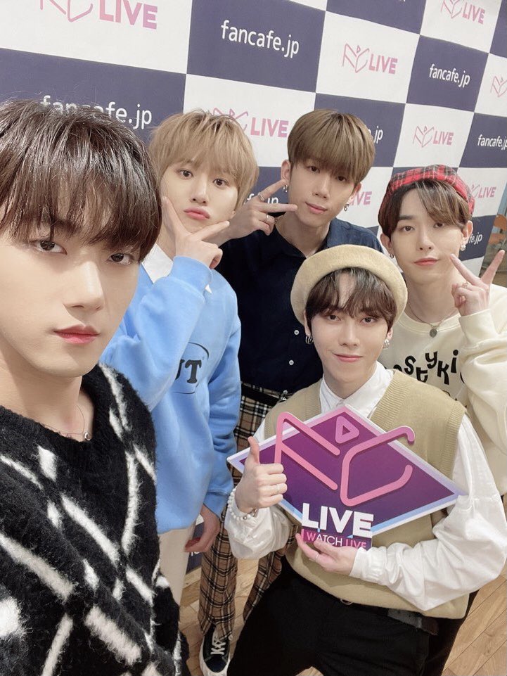 FCLIVE_official's tweet photo. 🍫#ペペロデー イベント🍫
💐#MYst 💐

#オンラインライブ は楽しんでいただけましたか😄❓
いつも応援してくださりありがとうございます💖

次は14日(土)17時から
MYst 2020 Daily Live💕
https://t.co/fFhEmGpilc
是非見に来てください❣️

@5MY_st #마이스트 #ポッキー   の日 #빼빼로데이 https://t.co/C9r2KP01jX