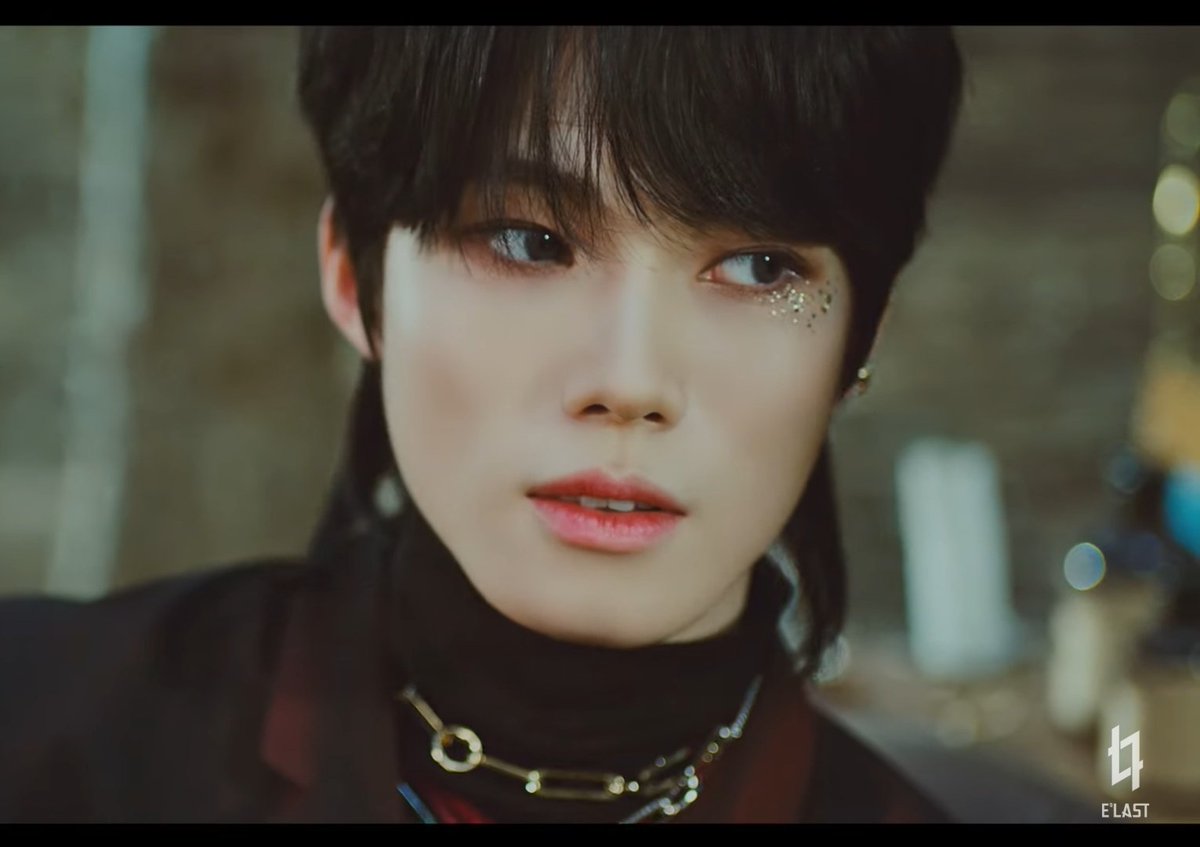 edelhennessy19's tweet photo. I love this makup its so pretty #Seungyeop #Elast #TearsofChaos #1111ComeBack https://t.co/c9G08TOhT7