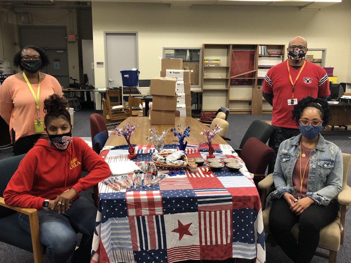 Happy Veteran’s Day! Thank you for your SERVICE! #olleIMPACT #BringYourA-GAME ⁦<a href="/OlleMightyOwls/">Olle Middle CITGO Innovation Academy</a>⁩ ⁦<a href="/AliefISD/">Alief ISD</a>⁩