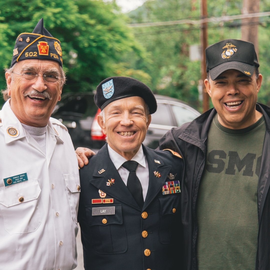 BikerWax's tweet photo. We at #Bikerwax standby and support our #troops. 🎖️Thank you for your service, and thank you for everything you have done to protect our great country. ❤️ #VeteransDay
.
.
.
#bikersforveterans #bikervets #rideordie #lovetoride #bikernetwork #throttlelife #happyveternasday https://t.co/pNxduYlRxV