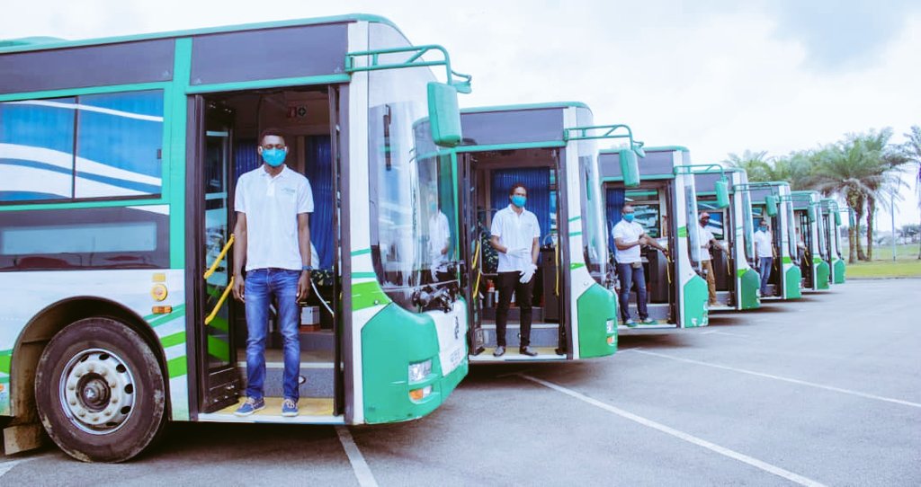 transakanda's tweet photo. Nouvelle journée, nouveau dispositif, nouvelle mission, nouveaux objectifs.
Transporter les Gabonais dans le strict respect des mesures barrières est une nécessité afin de freiner la propagation du virus.
#transAkanda
#naturellement_À_Lheure https://t.co/i8rkSeW4hT