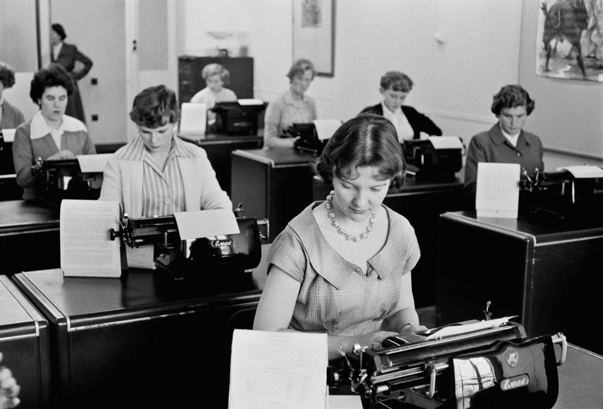 Despite its magnitude, this shock did **not** reduce future cohorts' employment rates. It appears that some other jobs grew to take its place. One of these was typists and secretaries, which required similar skill levels and paid similar wages. Example below. (11/25)