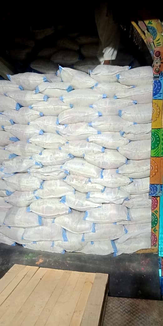 mustafazaor's tweet photo. A token of love from @HANDSPakistan for our brothers & sisters who lost their crops and livelihoods during heavy rains in district Sanghar. 4,000 families of dist: Sanghar will recieve this package for 3 times under Food for Survival Program supported by the #PHPF & @WFPPakistan https://t.co/ItuyqLZRSz