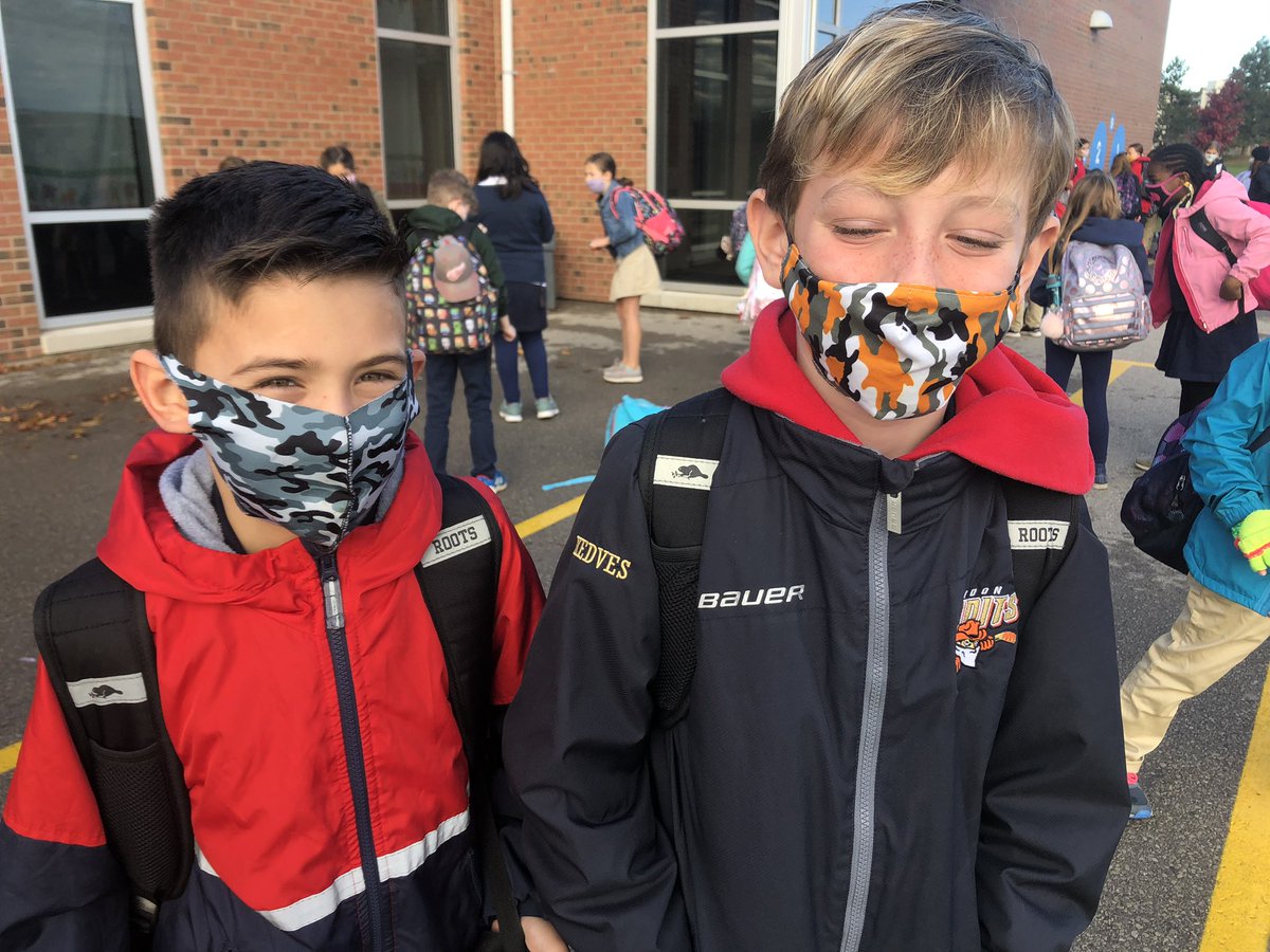 StAnthonyLondon's tweet photo. Wear it Well Wednesday. Special masks today to remember. @Staudt1 @LDCSB https://t.co/Ii0iHdSj3u