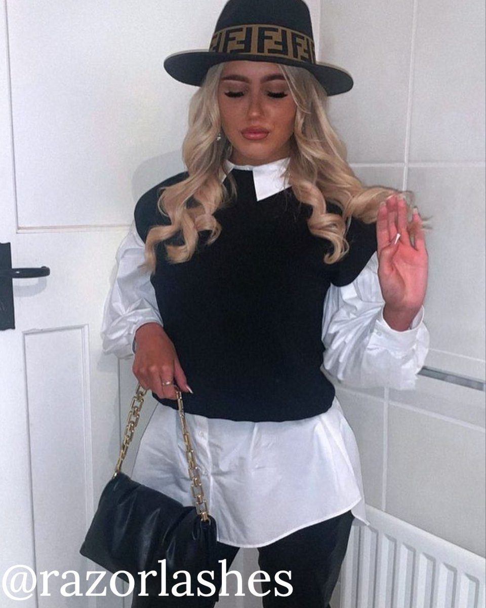 LashesRazor's tweet image. @ lilyflinders (IG) uses our 𝒇𝒂𝒎𝒐𝒖𝒔 'Irresistible' lashes😍These lashes  add 𝒂𝒍𝒍 𝒌𝒊𝒏𝒅𝒔 𝒐𝒇 𝒈𝒍𝒂𝒎 to your look✨ Shop now while they're on offer doll 💸🛒razorlashes.com