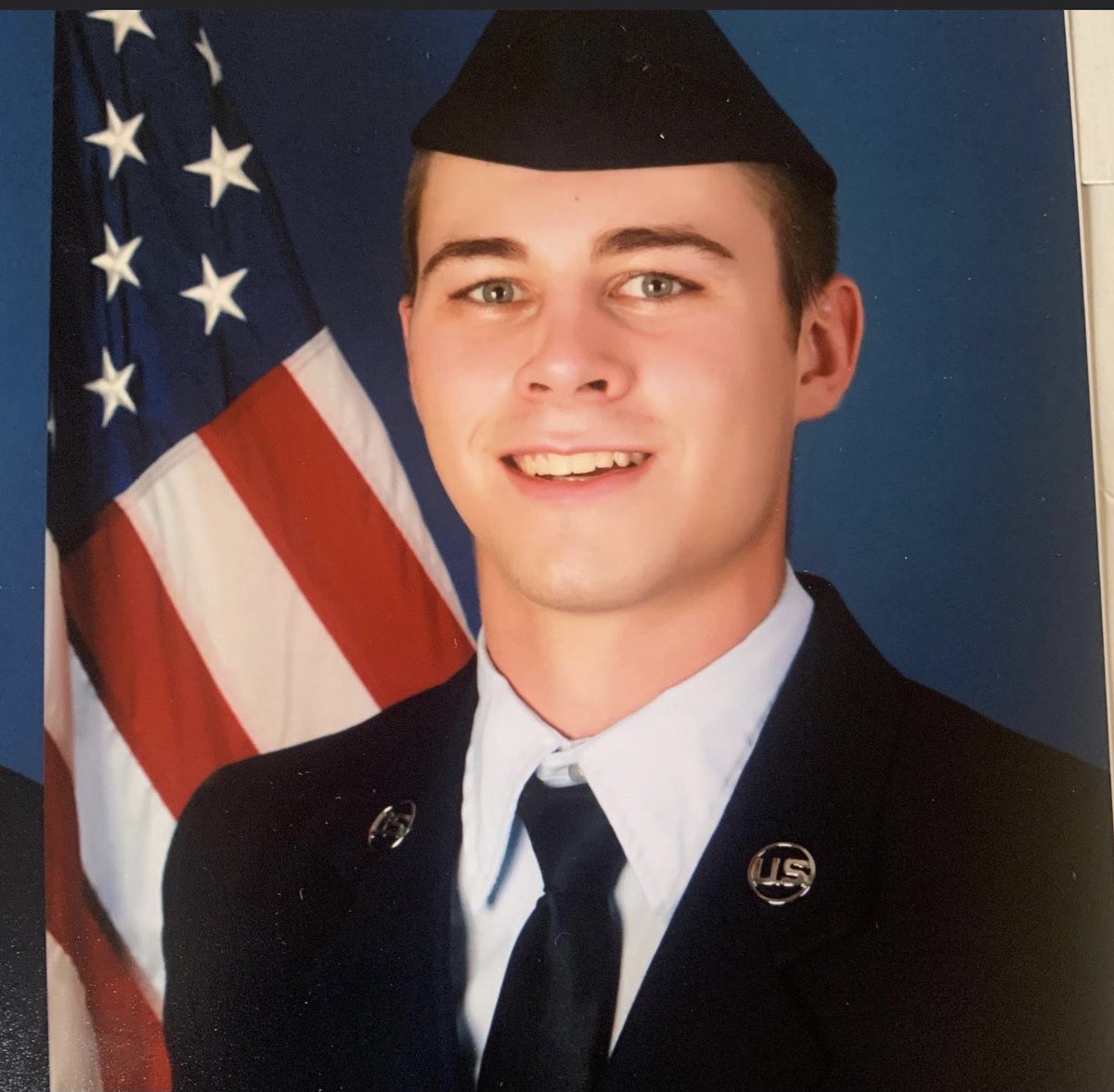 BReinhillerGO's tweet photo. To my friends and family who have put their lives in front of mine and this great country’s, Thank You. On this day and every day thank you to all veterans for your selfless service. 🇺🇸 https://t.co/KcZA2kEHkL