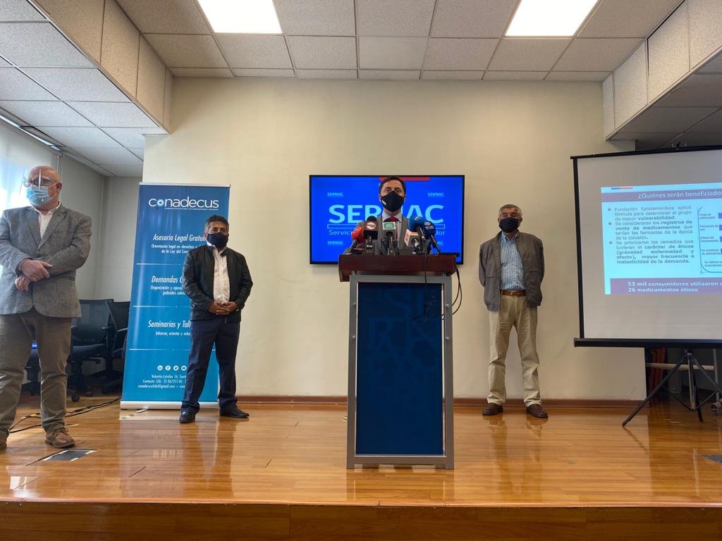 SERNAC's tweet photo. #SERNACenVivo | 📣 Ya estamos junto a las asociaciones de consumidores @conadecus, @AnadeusChile y @consumidorescds anunciando los resultados del avenimiento por la colusión de las farmacias 💊 ocurrida entre el año 2007 y 2008. https://t.co/tTOCHELQgB