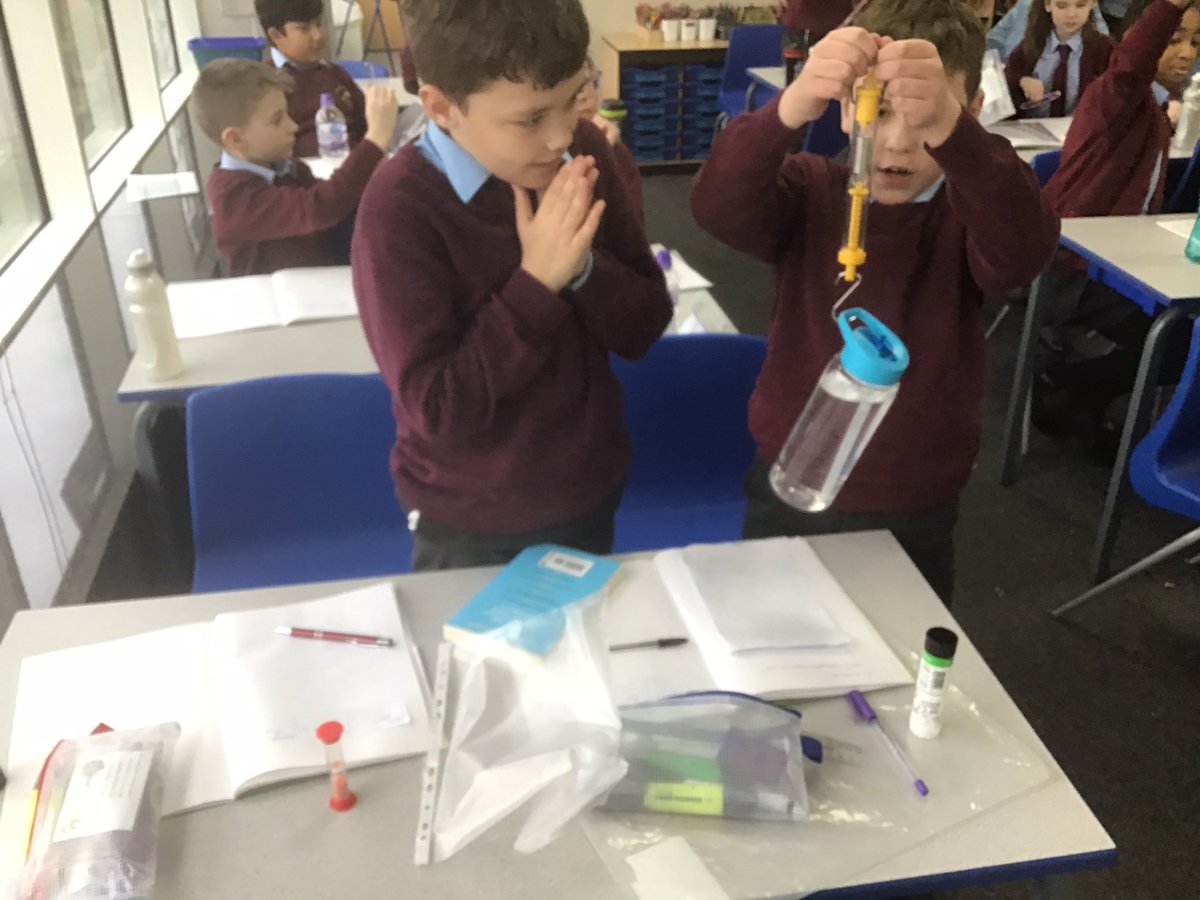 MrsRobinsonLCP's tweet photo. We are currently using Newton metres to investigate gravity and  the relationship between weight and mass! #science #isaacnewton #gravity #investigation @leighcentralps @Year3LCP @GM_Science_LP @priscigeeks @BritSciAssoc https://t.co/h27BdPV8Z3