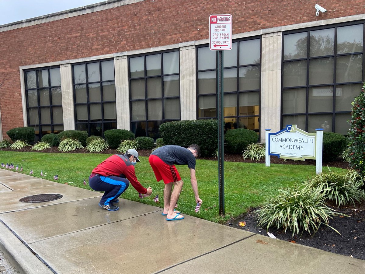 CACougars's tweet photo. C/A students and faculty honor those who have served in our Armed Forces. Thank you and your families for your sacrifices! #VeteransDay #veterans https://t.co/xZQ5fCLvHl