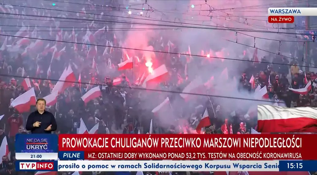 tenPietrzak's tweet photo. Nacjonalistyczne bydło dewastuje Warszawę, wyrywa kostkę brukową, rzuca kamieniami w policję, racami w okna z flagami LGBT i plakatami Strajku Kobiet, podpala mieszkanie przy Moście Poniatowskiego. Marsz Niepodległości. A TVP powtarza brednie faszystów o rzekomych prowokacjach. https://t.co/JfYyzRVYJC