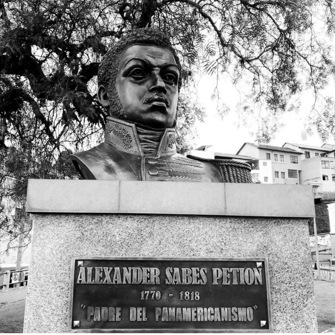 Petion est surtout représenté en Amérique latine car reconnu comme le père du Panaméricanisme, c’est lui qui a aidé la Grande Colombie (Équateur, Colombie, Venezuela) en 1815 à s’affranchir des espagnols. Il a supplié Bolivar d’abolir l’esclavage dans ces territoires.