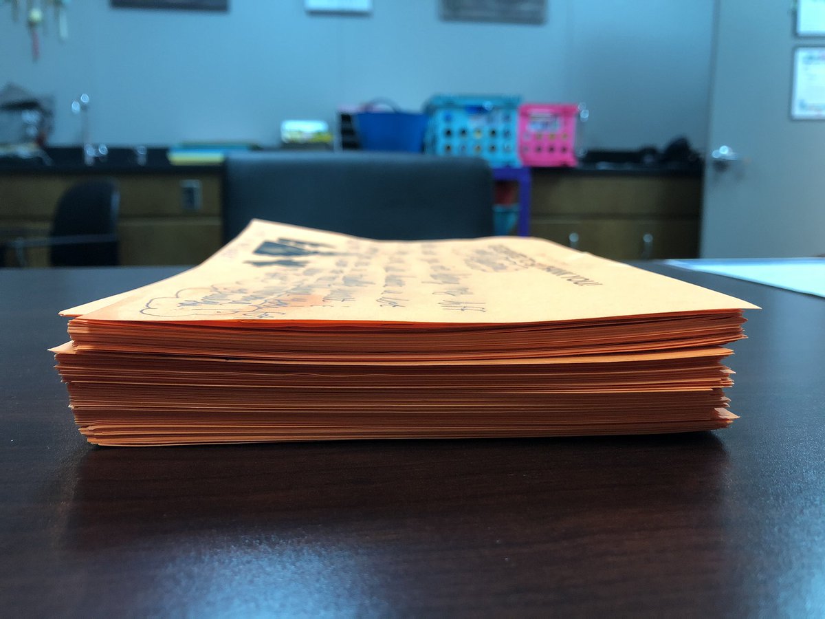 We have had soooooo many gratitude grams turned in!!! Make sure to turn yours in my Monday November 16th! You can turn in as many as you want to be delivered. Show some love for your fellow students, teachers, and staff!!! 
#gratitude #thankful #generous #braves