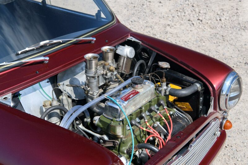 UltimativCars's tweet photo. .@bobahazza has a very interesting car as header:
the #Broadspeed (unique) GTS Works from 1966.
Broadspeed also made a common version, called GT 2+2, as of 1966-68 & built in 27 units
The GTS Works has been last seen, as being sold by @WM_Classics in 2019:
https://t.co/ydGVPCQ43V https://t.co/S7VhZGSF09