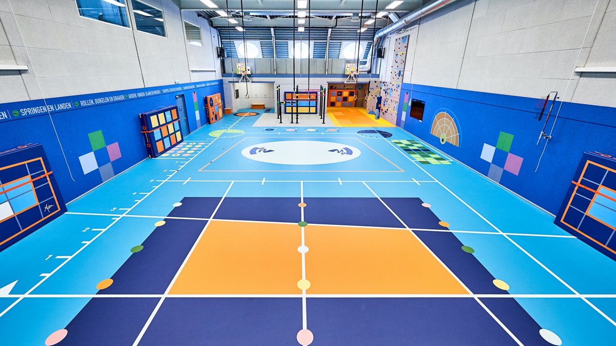 Functionele asymmetrie om (on)bewust veelzijdig en gevarieerd beweeggedrag te ontwikkelen.Dat kan vanaf nu op de #ALOamsterdam waar de studenten de nieuwste inzichten van #bewegingsonderwijs meekrijgen. #DesignedbyASM
#Schijfvan10! #asymmetrie #PLAYCE School 

<a href="/HvA/">Hogeschool van Amsterdam (HvA)</a>UrbanVital @HvA