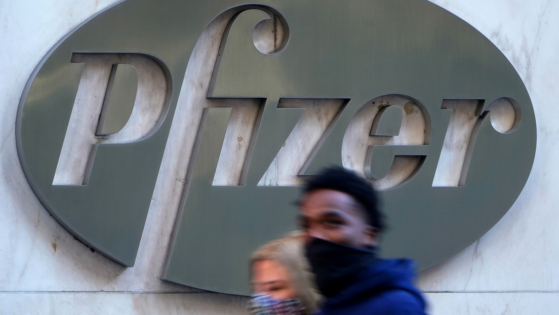 ActualidadRT's tweet photo. Efectos secundarios, grupos en riesgo y datos demográficos: lo que aún no sabemos sobre la vacuna anticovid de Pfizer https://t.co/BImVGyybFC https://t.co/oaV9kq4yfH
