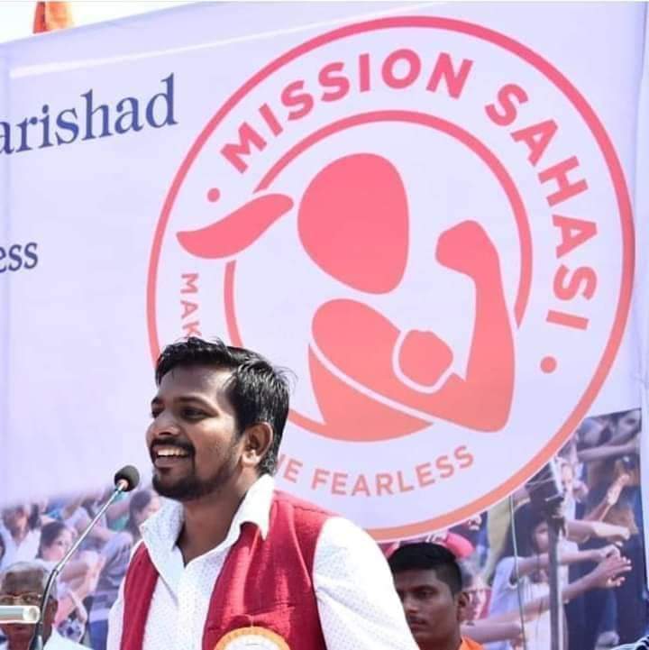 surajdbhosale7's tweet photo. अखिल भारतीय विद्यार्थी परिषदेचे राष्ट्रीय मंत्री अनिकेतजी ओव्हाळ यांचे दुःखद निधन त्यांच्या आत्म्यास शांती लाभो हीच ईश्वर चरणी प्रार्थना 💐💐💐.

#भावपूर्ण_श्रद्धांजली😢
@mahaabvp 
@ABVPVoice https://t.co/YBAetWF8iH