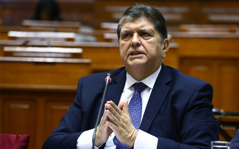 jihonelfacundo's tweet photo. Personas que los peruanos repudia, aborrece, como para tirarle un golpe
#GolpeDeEstadoEnPerú
#MerinoJamasSeraMiPresidente 
#MerinoNoEsMiPresidente https://t.co/17vVRksKI7
