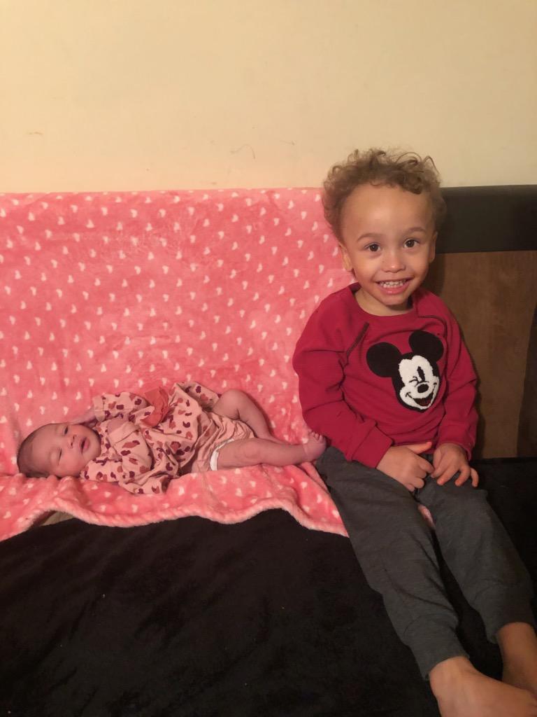 ShoefoneWeasley's tweet photo. I wasn't going to post about her until my sister was ready, but I have a new niece y'all 🥰 Arabella Michelle Floyd, born November 3rd. My cute little election baby! I'm so sad I had to leave before she got here, but she still has my heart ❤ #tiakia #happiestauntintheworld https://t.co/kxPSeFFZK0