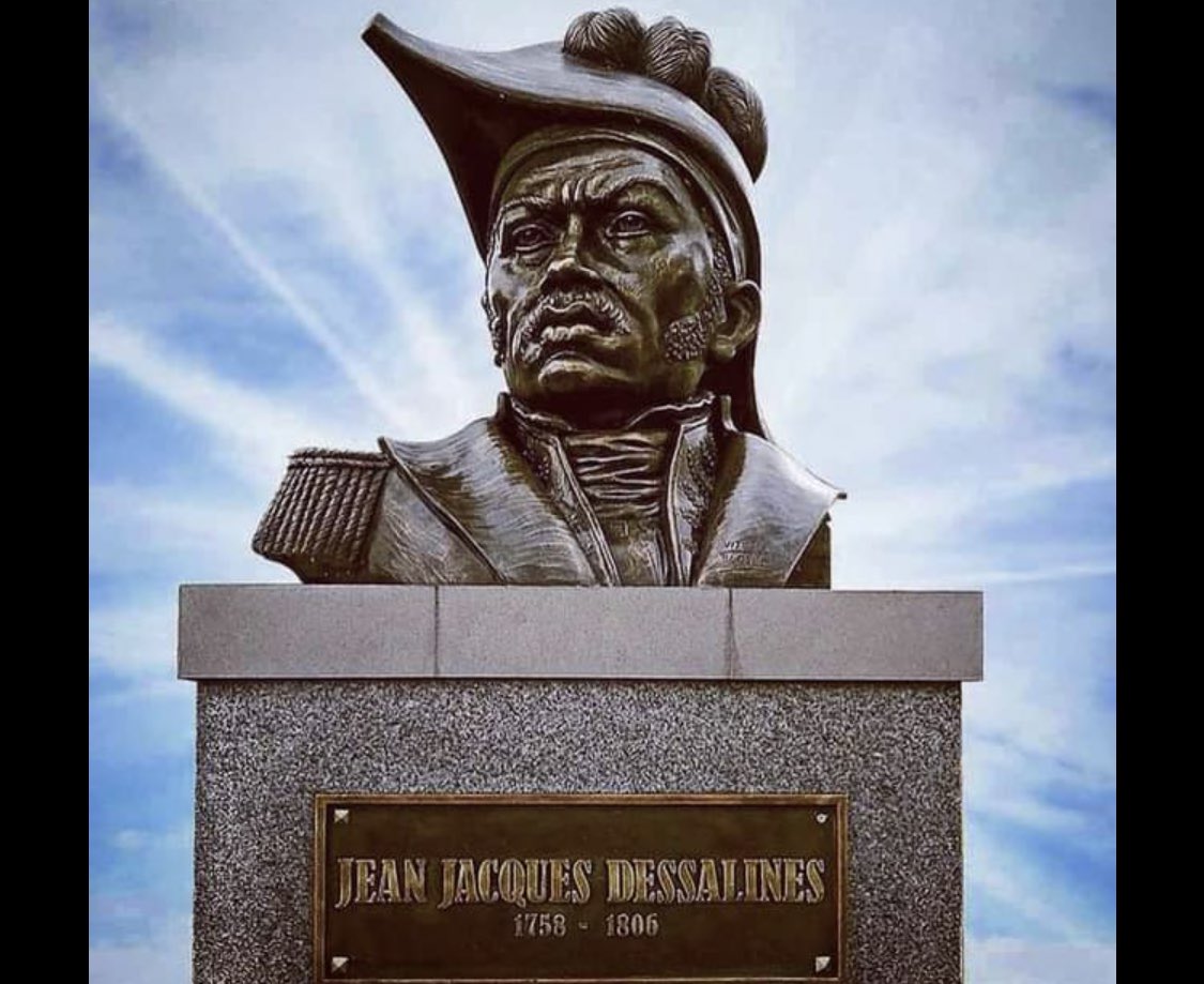 Dessalines, le grand héros haïtien est malheureusement sous représenté. Il est cependant reconnu en Équateur à Quito et au Benin.