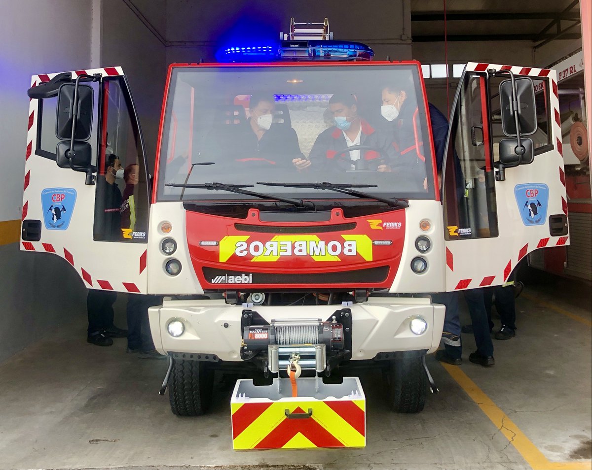 Feniks_CyS's tweet photo. Entregado un nuevo BULKANO al Consorcio de Bomberos del Poniente Almeriense.

Con 1,70 m de ancho es la autobomba más estrecha del mercado en su segmento. 

@dipalme_almeria
#AebiSchmidt

#Feniks #contraincendios #emergencia #Bomberos https://t.co/xfH3JjJFPl