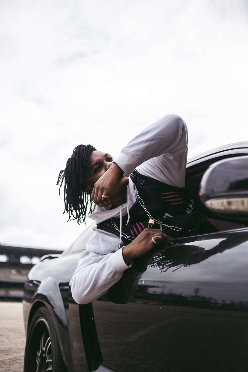 1883Magazine's tweet image. Destined to become “one of the biggest artists this world has ever seen” we talk to Nigerian #afrobeats singer-songwriter @whoisalphap about second EP, #WolvesandMustangsVol1 out today.
//
1883magazine.com/alpha-p
//
✏️ @cates_leah
#AlphaP #1883magazine