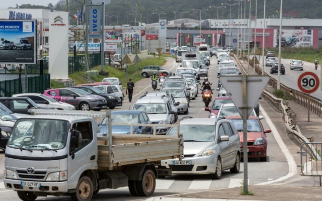 73 – ANNÉE LAUDATO SI’ « Ce comportement évasif [d’écologie superficielle] nous permet de continuer à maintenir nos styles de vie, de production et de consommation. C’est la manière dont l’être humain s’arrange pour alimenter tous les vices autodestructifs :