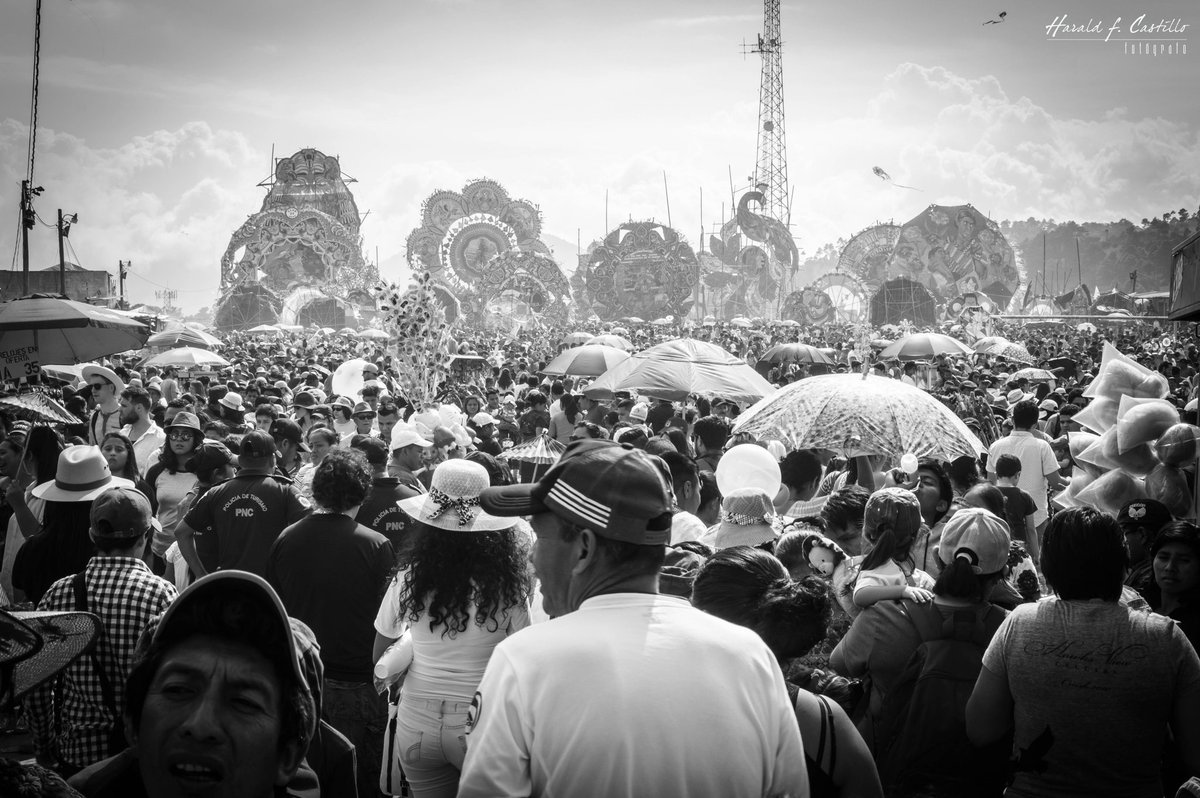 Haraldshots's tweet photo. Barriletes Sumpango  📸 #guatelinda  #photography #blackandwhite #streetphotography #arquitecturephotography #bnw #bnwphotography #blancoynegro #nikon #nikontop #StreetArt #perhapsyouneedalittleguatemala #visitguatemala #guatemala #photographer https://t.co/e3hbiVCHvt