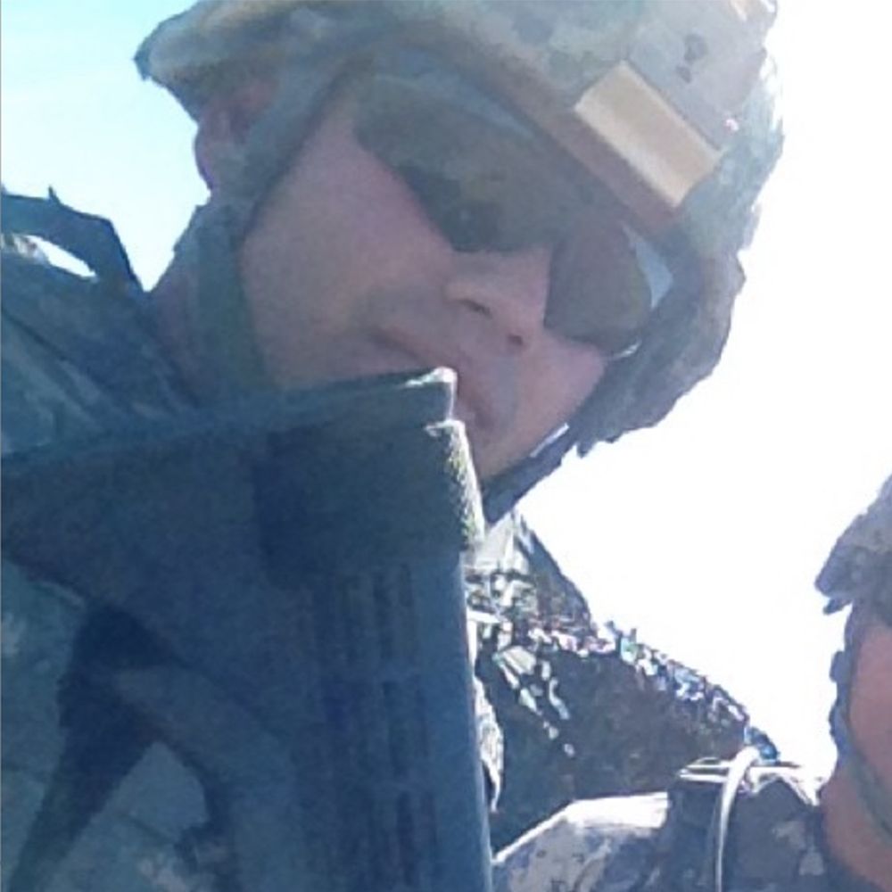 TXLeaguerBrew's tweet photo. Happy #VeteransDay to all that have served to protect our freedom. We’re especially grateful to our Assistant Brewer, Aris Barrios! Cheers to you. https://t.co/KmhtwS1RXJ
