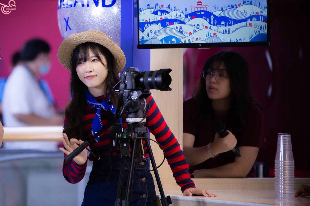 pickpeup's tweet photo. 📸😁✌️ #PupeBNK48 https://t.co/3NrS6EEEsR