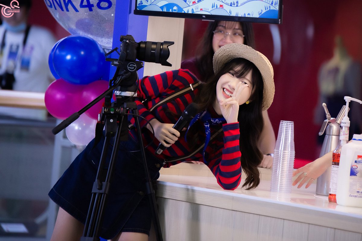 pickpeup's tweet photo. 📸😁✌️ #PupeBNK48 https://t.co/3NrS6EEEsR