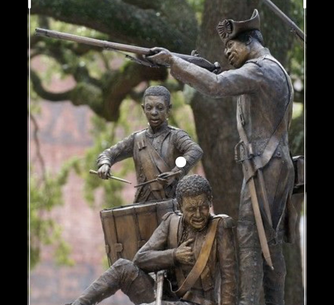 Nous sommes en revanche attristé de la non-représentation du Roi Henri Christophe dans le monde (hormis aux États-Unis à Savannah) le fondateur de la civilisation haïtienne était auprès de Dessalines et de Petion lors du combat pour l’indépendance.