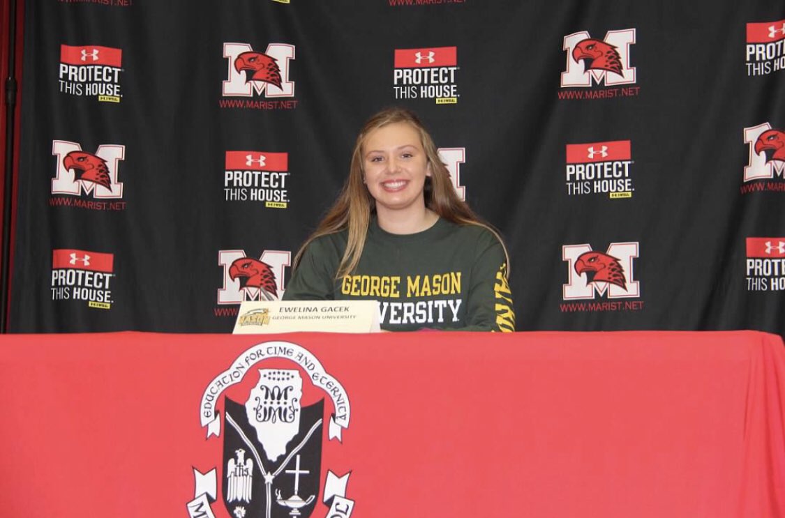 RedHawkVB's tweet photo. Another National #ProgramSigningDay ✍️🏐✍️ Congrats to Ewelina (@GoMasonWVB) Ellie (@gbphoenixvb) Molly (@BRADLEYvolley) &amp; Nikki (@MastodonWVB) on signing their Letters to Play @NCAAVolleyball ❗️ #Program21 ☝️ https://t.co/33LY9vx8WX