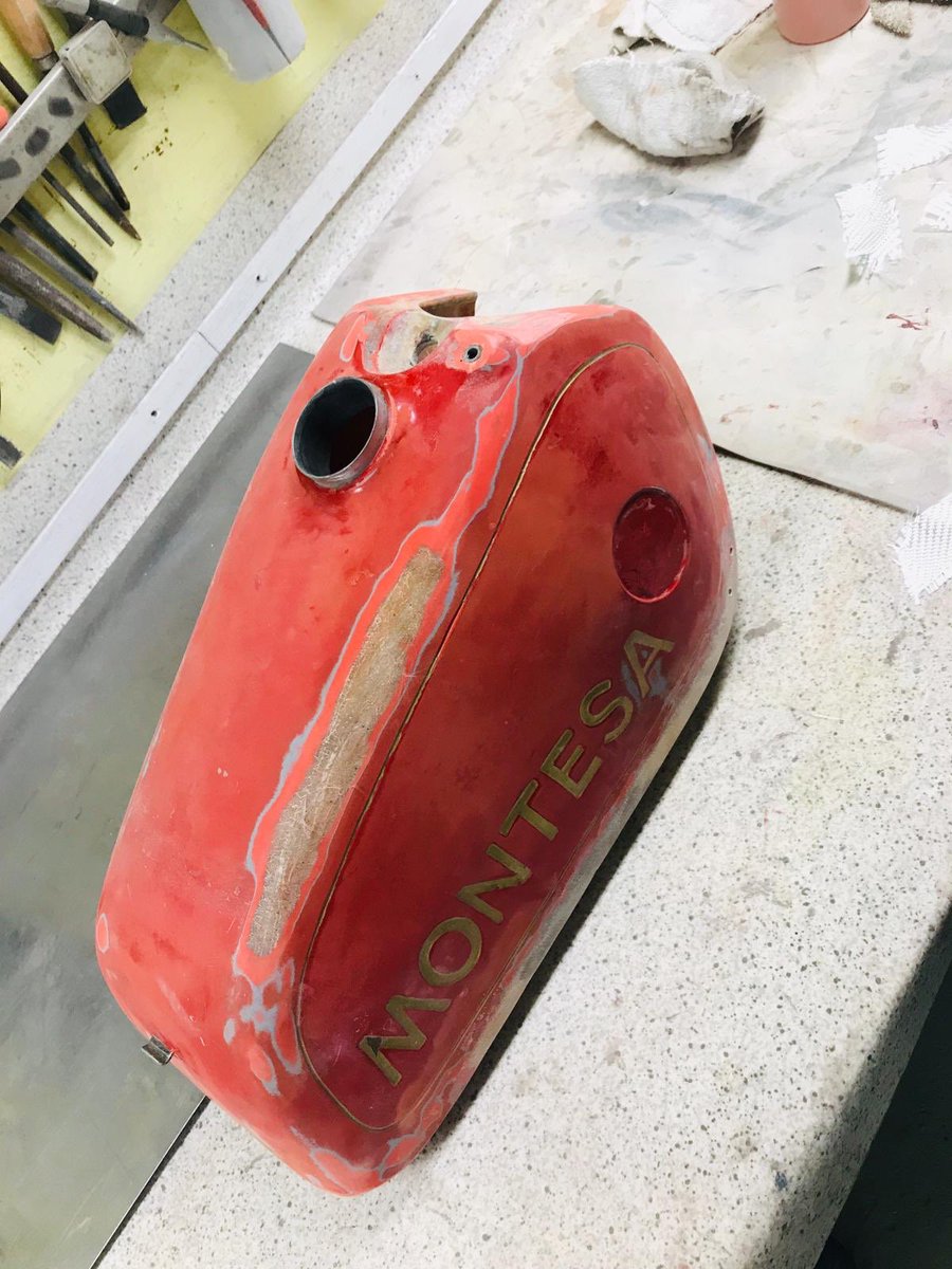 studimoto's tweet photo. Proceso
#StudiMoto #RestauroDepositos #TodoPintado #MontesaEnduro360H6 #Reparacion #Decapado #FibraDeVidrio #EpoxyInterior #Nivelado #Pintura #AcabadosTOP #Calidad #DetallesQueMarcanLaDiferencia #Proceso #Despues #Antes https://t.co/UunCzsctqj